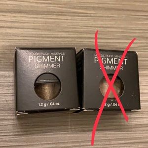 Younique eye pigment